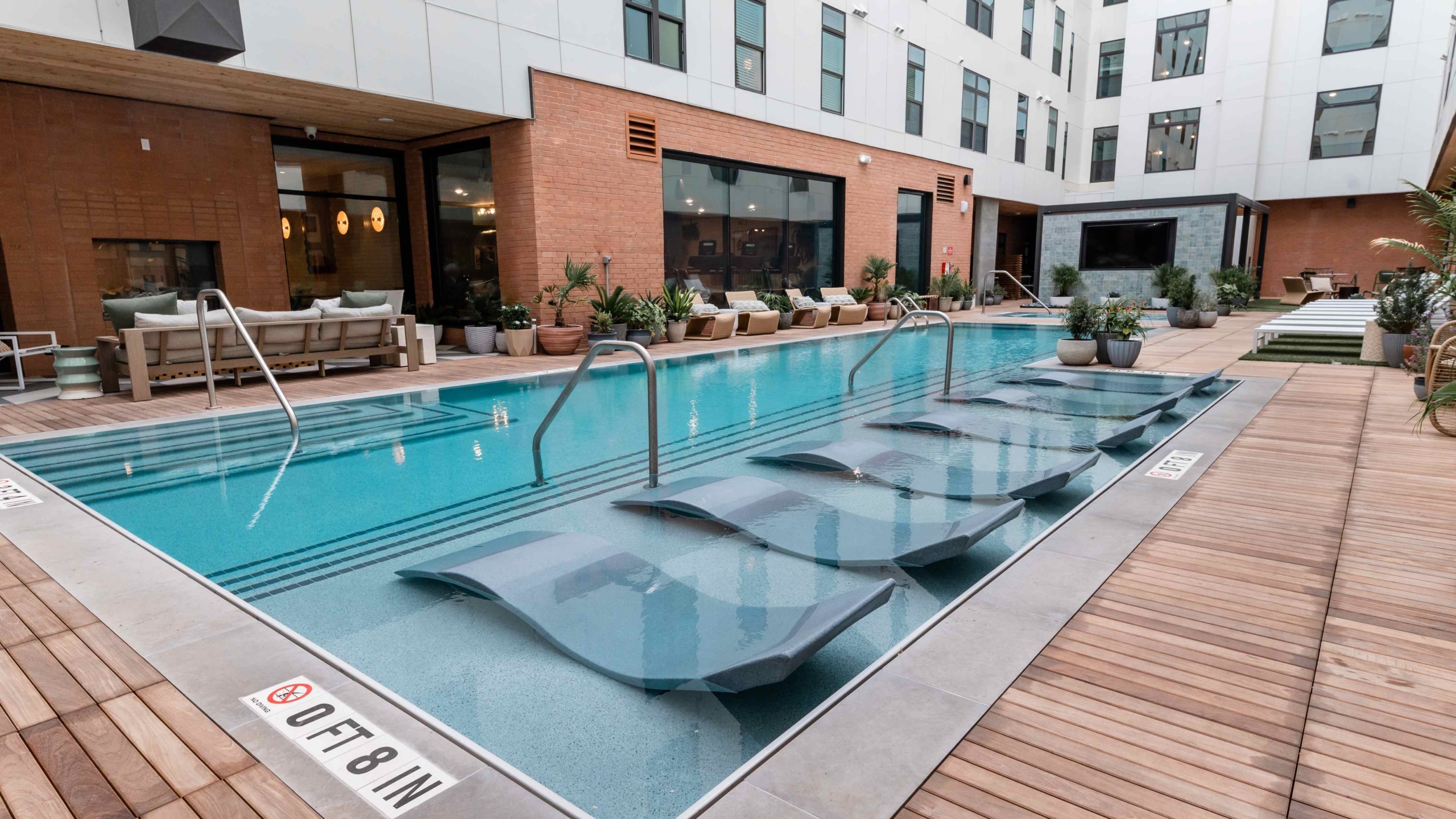 Rambler's courtyard pool