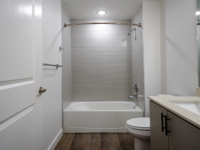 Interior image of Rambler's shower-tub combo and bathroom