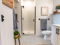 Bathroom with stand-up shower in Rambler Athens