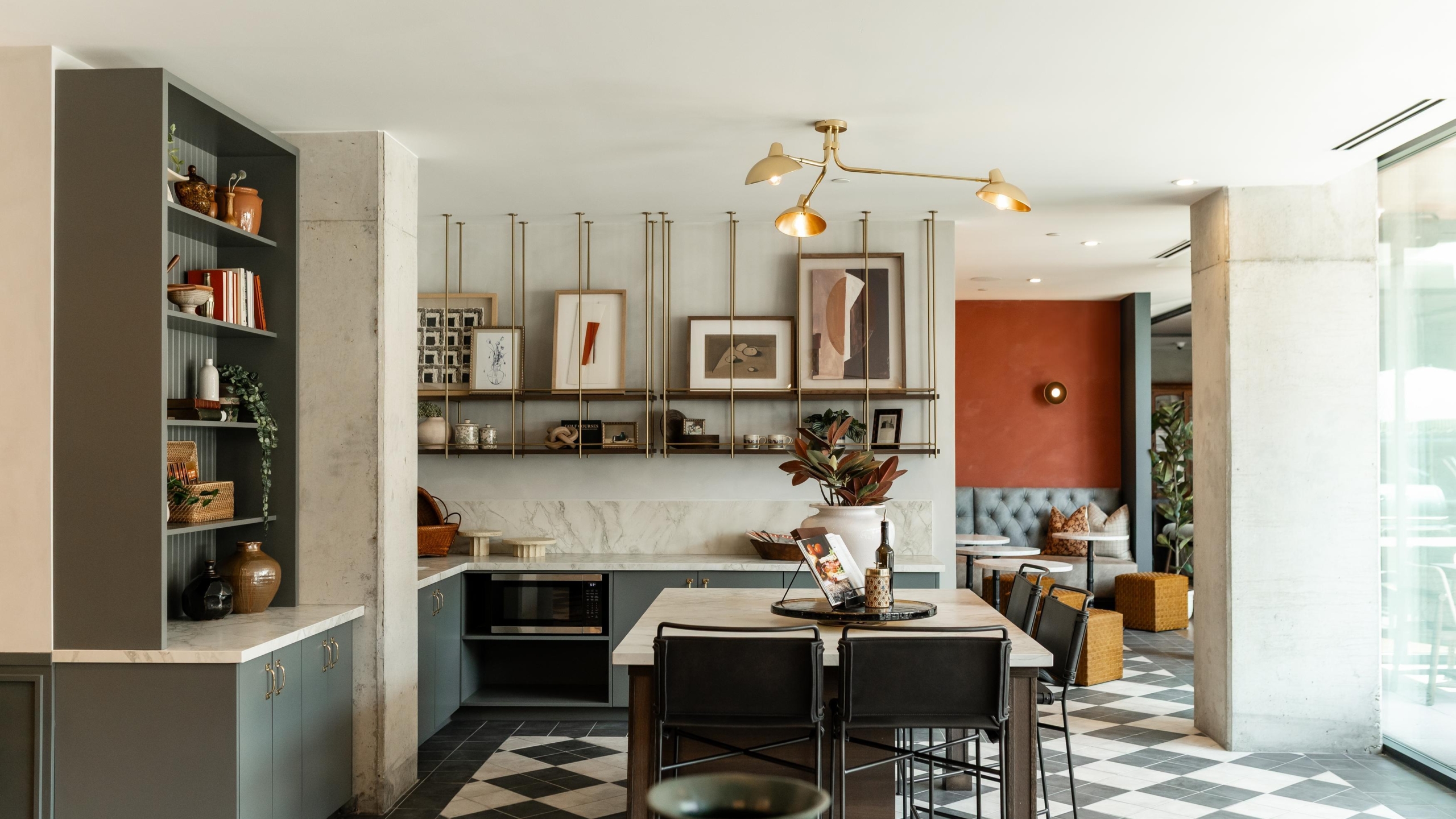 Just off the pool deck, Rambler Columbus’ club room features bar seating and a large sink, so you can mix up drinks or serve up snacks.