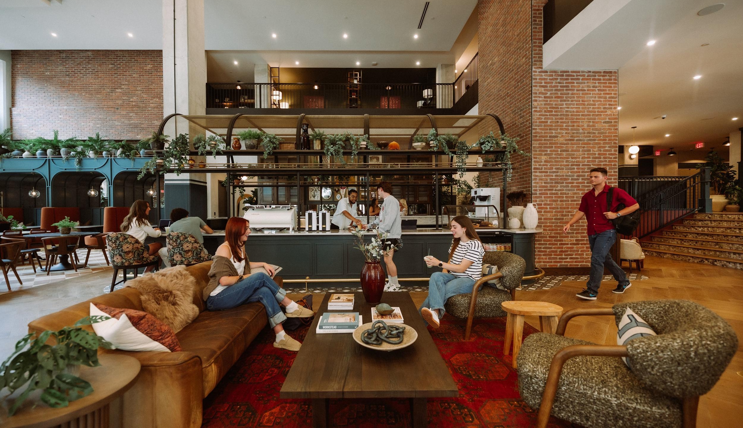 At the heart of the lobby space is Daydreamer, Rambler Columbus’ in-house coffee shop. Grab a craft coffee, matcha or artisan pastry, to stay or go.