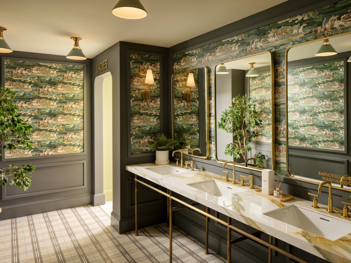 Rambler Athen’s bathroom