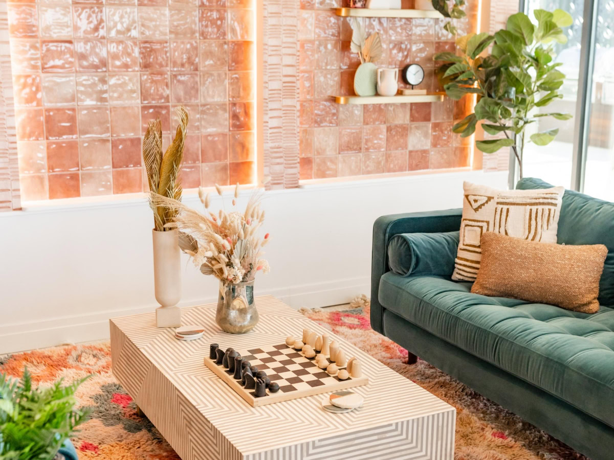 Peach tiles in the clubroom at Sweetwater