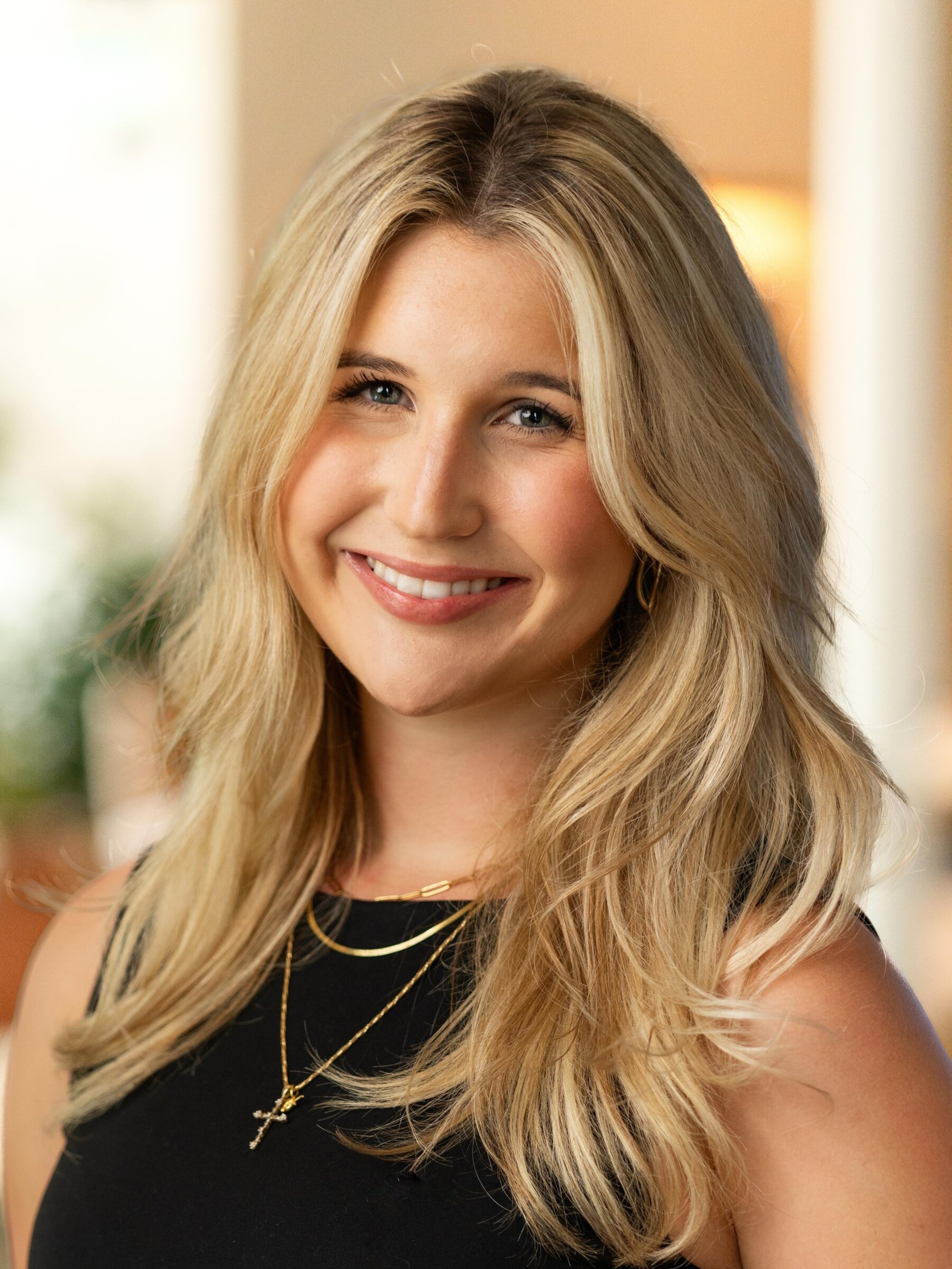 Julia Alaniz Headshot