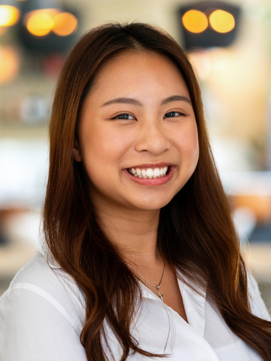 Teresa Vu Headshot