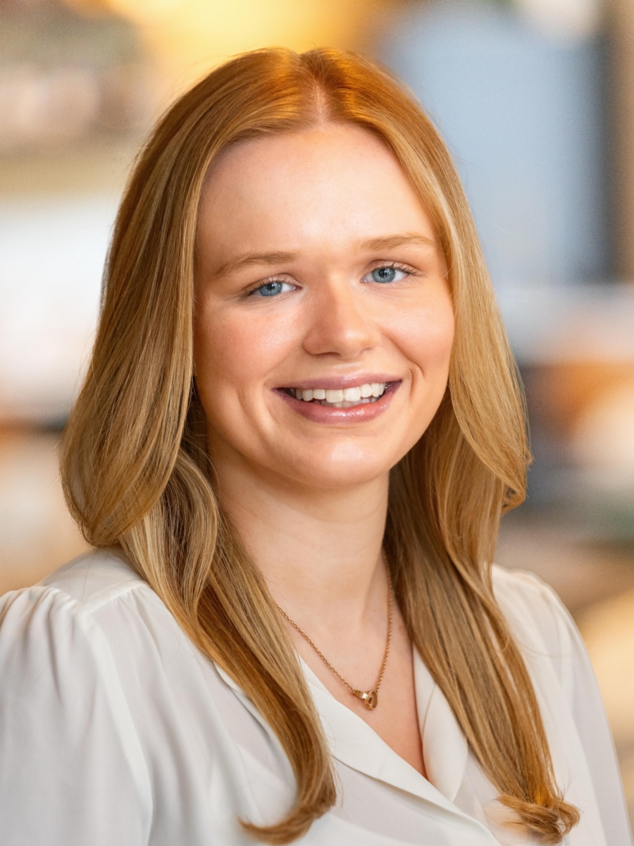 Catherine Andrews headshot