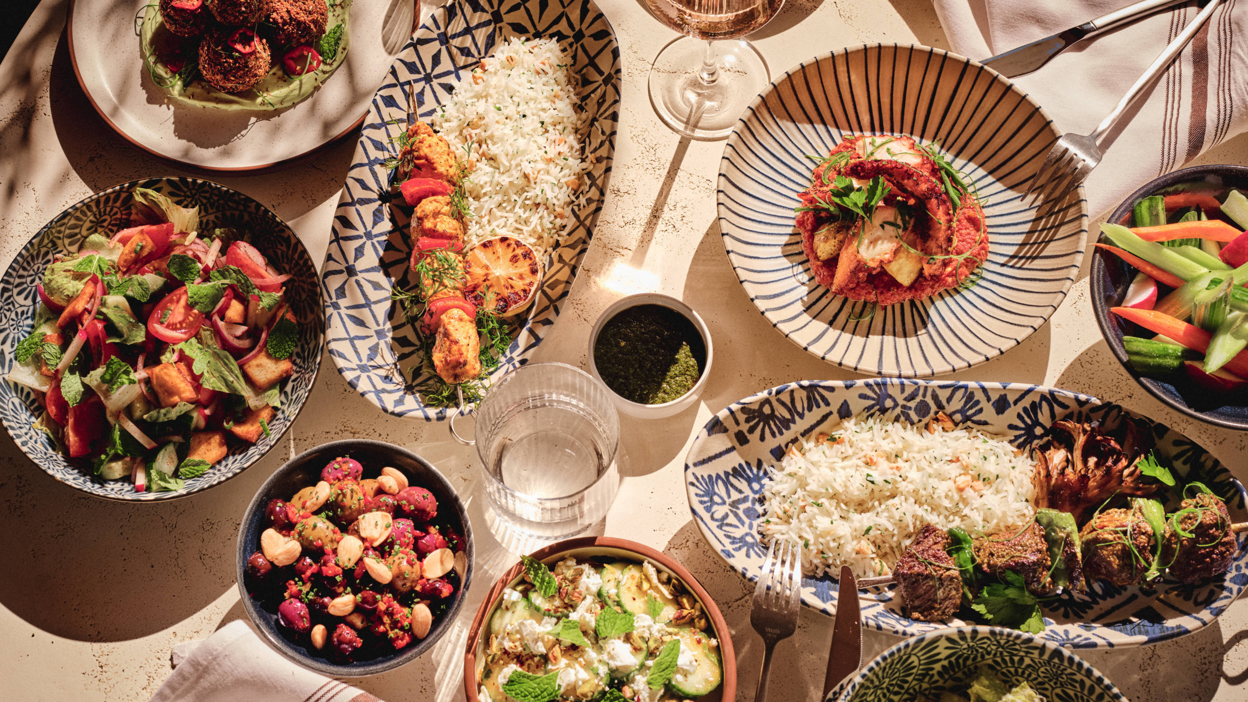 Paseo Amaya Lifestyle – Charlie McKay