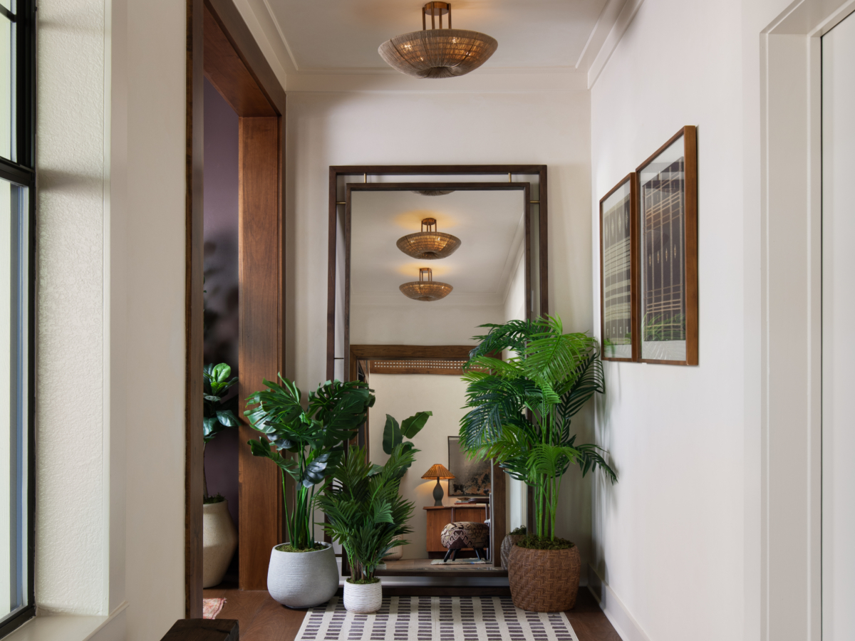Club Hallway: The Heights